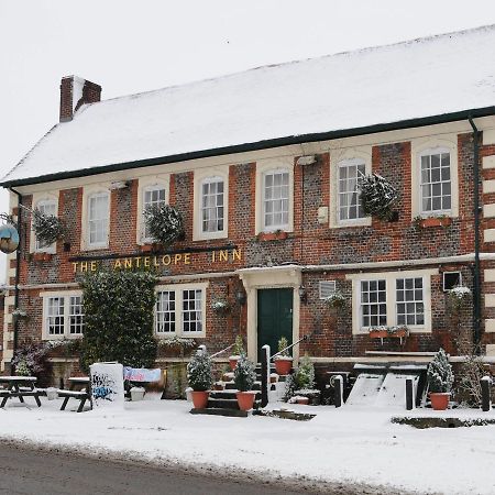 ホテル The Antelope At Upavon エクステリア 写真